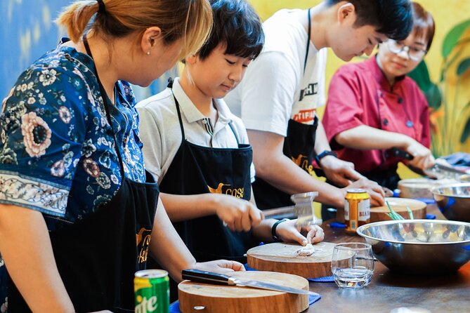 Hanoi Cooking Class: Market Tour, Free Liquor & Coffee Tasting - From knife skills to a four-dish meal