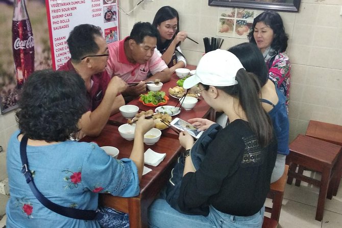 HANOI CULTURAL DISCOVERY TOUR ( "5 in 1" 4 hours - Special Package!) - Dong Xuan Market and the Old City Gate