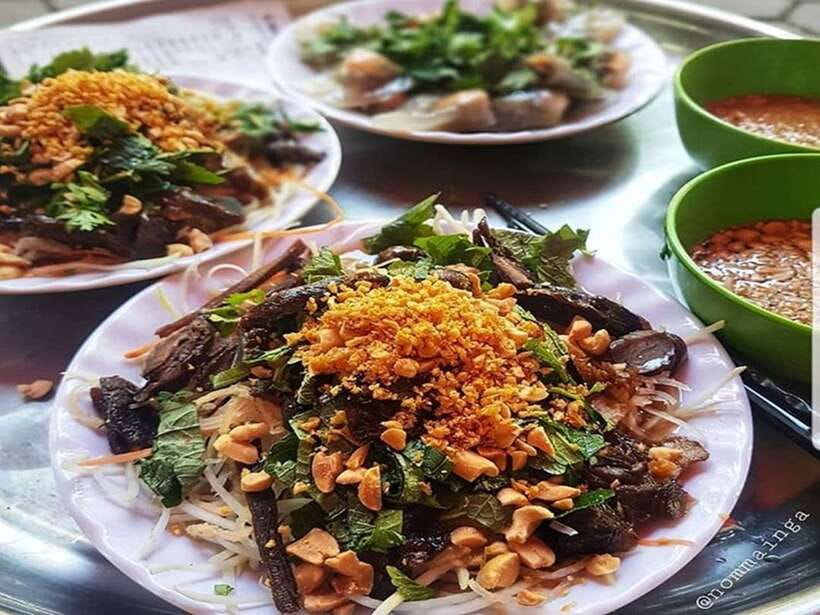 Hanoi: Eat Like a Local Small Group Street Food Tour - Train Street and the egg coffee option