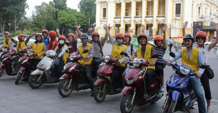 Hanoi: Food and Sightseeing Motorbike Tour with 7 Tastings - Banh cuon and the softer side of Vietnamese food