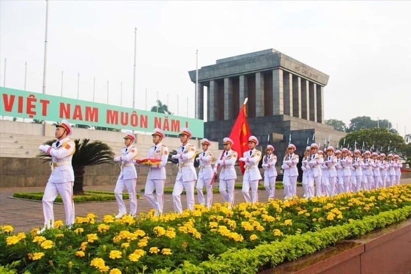 Hanoi: Full-day or Half-day Hanoi City Tour - Ho Chi Minh’s mausoleum and working homes