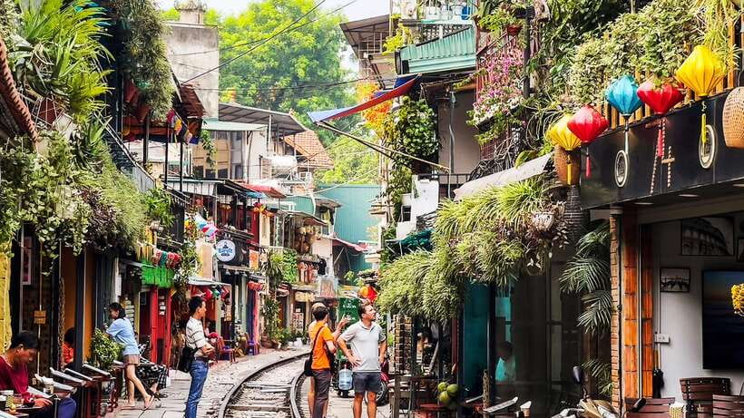 Hanoi: Guided Food Tour with Train Street Visit - Bun cha, smoky pork, and the right first bite