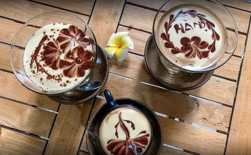 Hanoi: Guided Food Tour with Train Street Visit - Kem Xôi, sticky rice with a cold finish