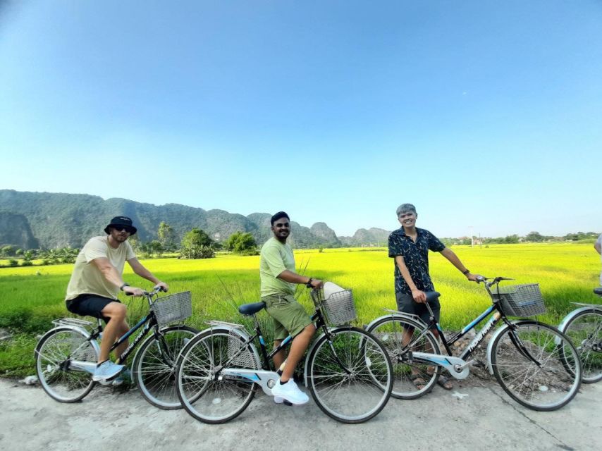 Hanoi: Guided Full-Day Hoa Lu, Trang An and Mua Cave Tour - Guides, timing and the feel of the day