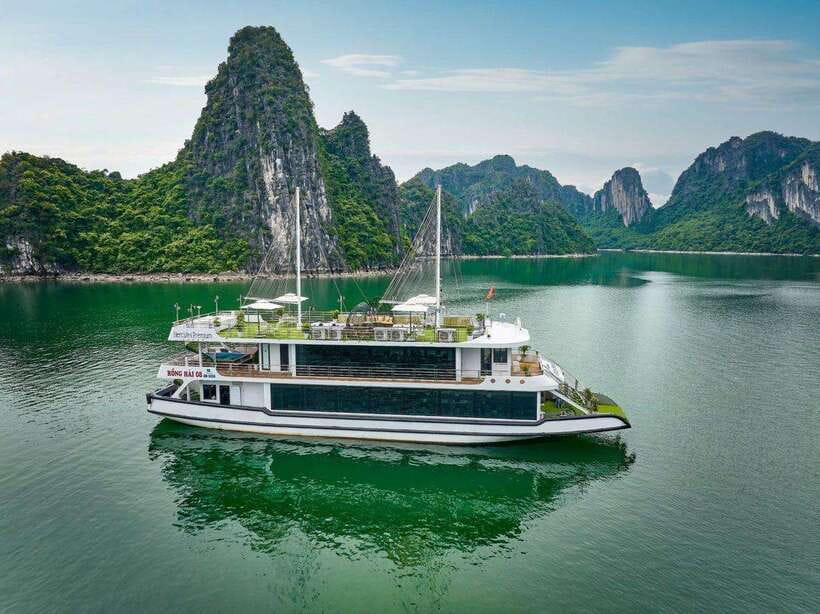 Hanoi: Ha Long Bay Day Trip - Luxury Cruise & Buffet Lunch - The limousine ride and pearl-farm stop