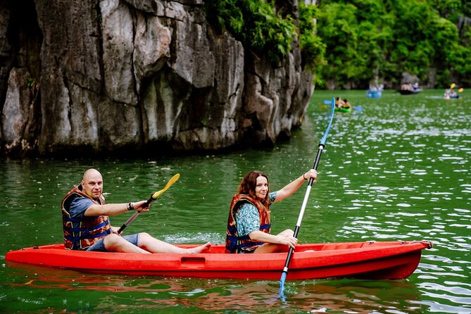 Hanoi: Halong Bay Luxury Option – Titop, Surprise Cave, Kayak - Luon Cave by kayak or bamboo boat