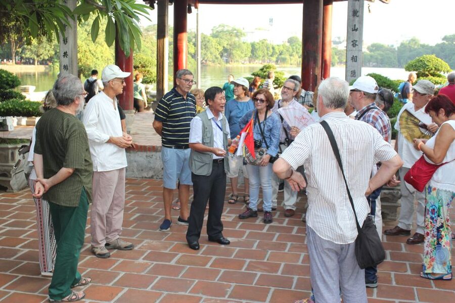 Hanoi Highlights: Full-Day Small Group City Tour with Lunch - The guide makes the difference