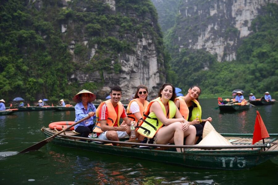Hanoi: Hoa Lu, Trang An, and Mua Cave Full-Day Trip - Trang An by boat, the calm center of the day