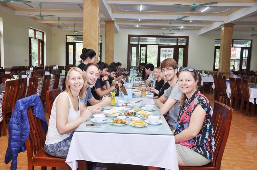 Hanoi: Hoa Lu, Trang An Caves & Mua Cave Day Trip and Lunch - Mua Cave means a mountain climb, not a cave visit