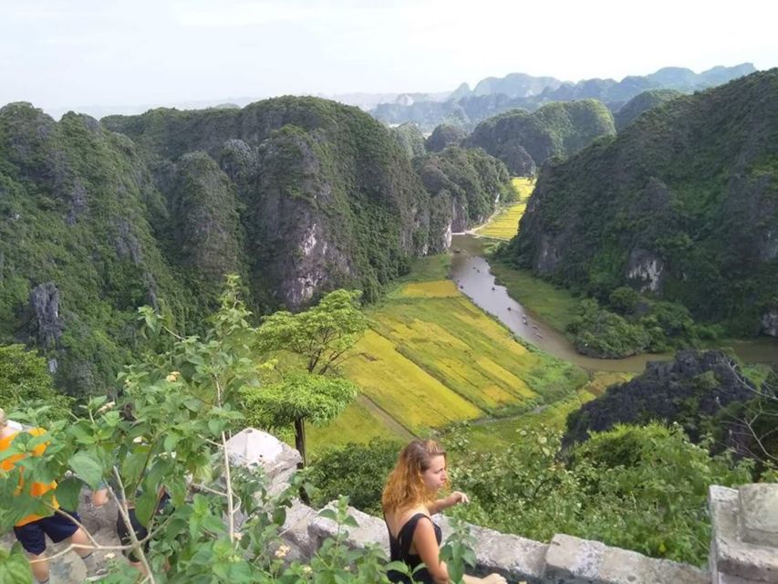 Hanoi: Hoa Lu, Trang An Caves & Mua Cave Day Trip and Lunch - What to pack for the heat and steps
