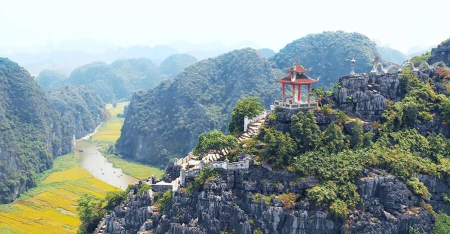 Hanoi: Hoa Lu, Trang An Caves & Mua Cave Day Trip and Lunch - A short countryside cycle, with one important caveat