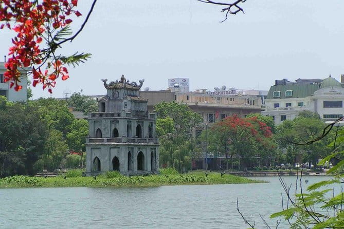 Hanoi in a day from Halong city - Ho Chi Minh Mausoleum and Ba Dinh Square