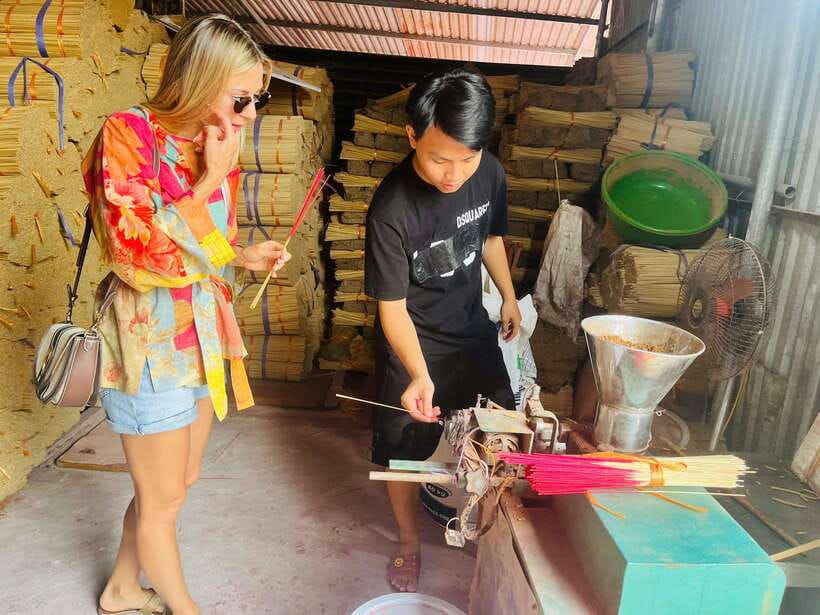 Hanoi: Incense Village, Hat, and Lacquer Artisanal Tour - Who should book this craft tour?