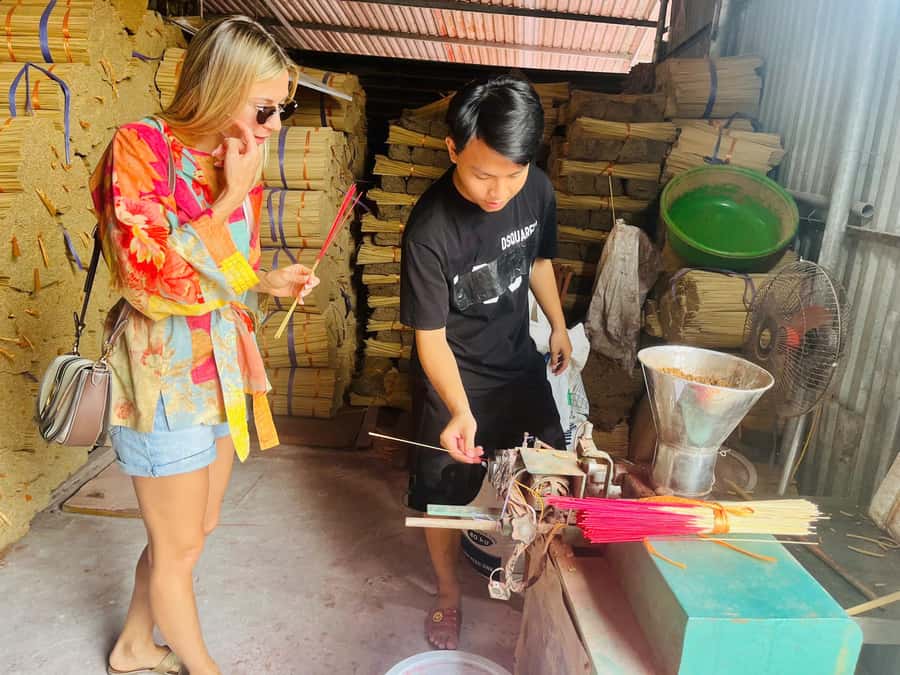 Hanoi: Incense Village, Hat, Lacquer, & City Highlights Tour - Train Street as an optional ending