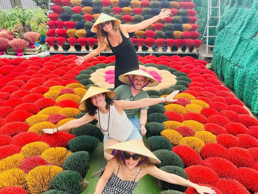 Hanoi: Incense Village, Hat, Lacquer Tour & City Highlights - Quang Phu Cau and the color of incense making