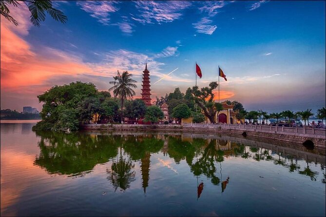 Hanoi Insight City Private Tour - The B-52 Victory Museum and the remains in the lake