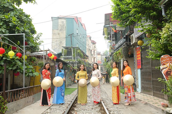 Hanoi Instagram Tour: The Most Scenic Spots - Train Street: a striking start with limited time