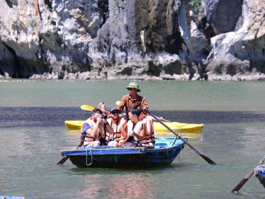 Hanoi: Islands & Caves Ha Long Cruise with Lunch & Kayaking - Kayaking through coves and water tunnels