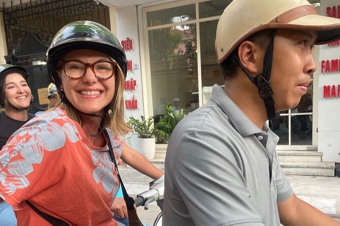 Hanoi Jeep Tour: City Highlights, Train St & Hidden Gems - West Lake and a final look at daily Hanoi