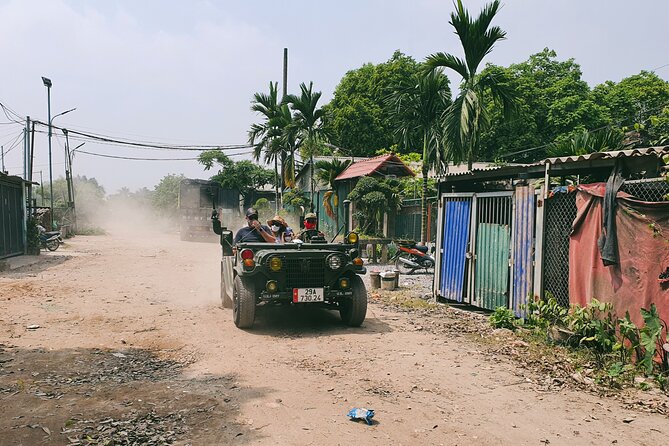 Hanoi Jeep Tour: Red River Countryside Culture & Daily Life - Meeting rural families over a Vietnamese meal