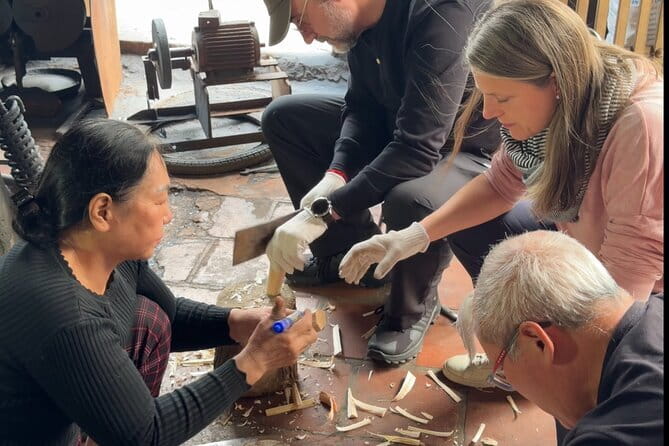 Hanoi Knife-Making Class:Join the Legacy in Blacksmith's Workshop - Choosing a blade before the fire starts