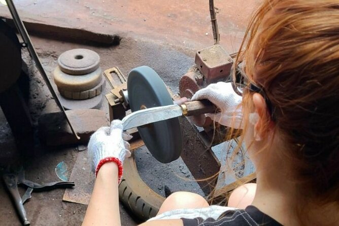 Hanoi Knife Making Traditional Workshop - A souvenir with a better story than a souvenir shop
