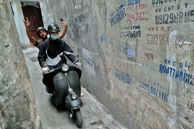 Hanoi Michelin Star Food Tour Via Jeep, Vespa or Motorbike - Chicken pho at Phở Gà Nguyệt