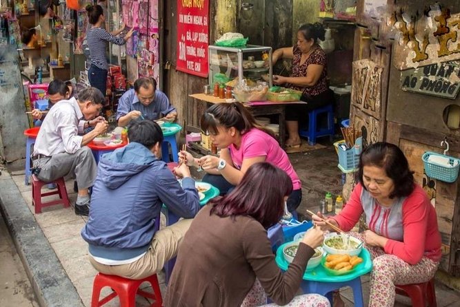 Hanoi Michelin Star Walking Food Tour & Train Street - Michelin-Nominated Hanoi Specialties