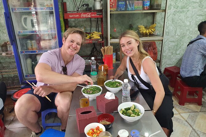 Hanoi Michelin Star Walking Food Tour & Train Street - Bia Hoi and Chè Hanoi on the Way