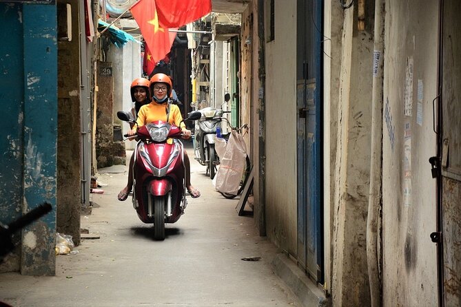 Hanoi Motorbike Tours Led By Women: Hanoi City Insight Motorbike Tours - Duong Tau and Hanoi’s railway atmosphere