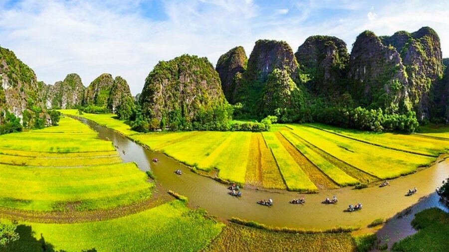 Hanoi/Ninh Binh: 1-Day Tam Coc/Trang An, Hoa Lu & Mua Caves - Guides make or break a packed day