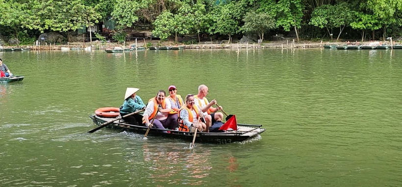 Hanoi: Ninh Binh, Bai Dinh/Hoa Lu, Trang An, & Mua Cave Tour - Vietnamese buffet lunch at midday