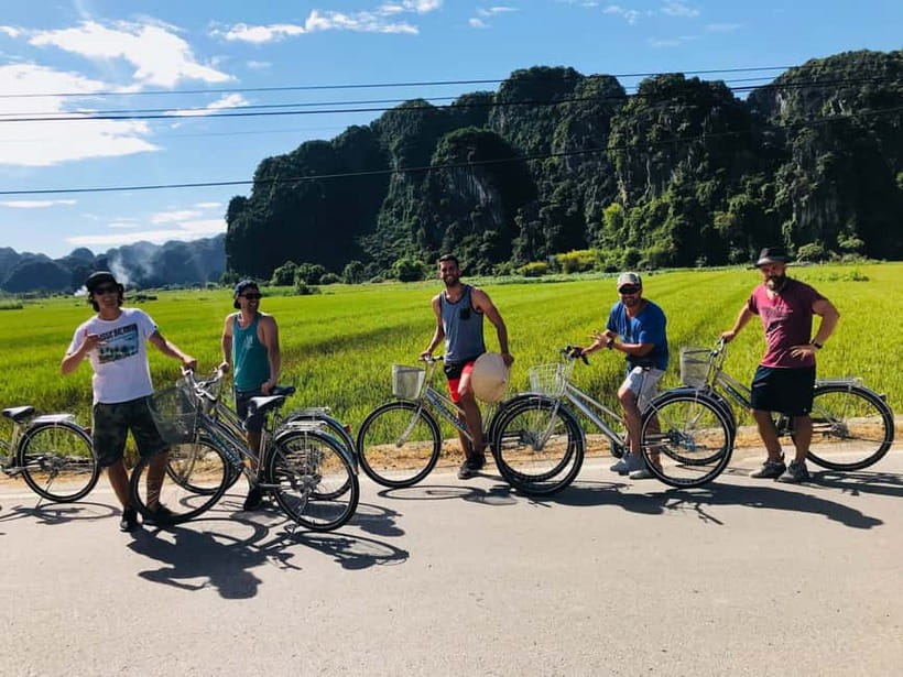 Hanoi: Ninh Binh, Bai Dinh/Hoa Lu, Trang An, & Mua Cave Tour - The limousine bus from Hanoi Old Quarter