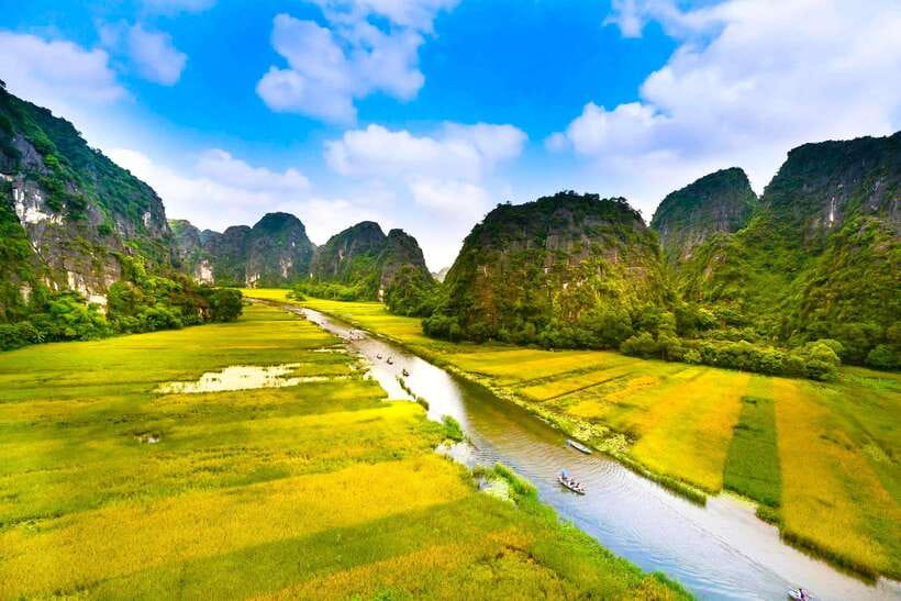 Hanoi: Ninh Binh, Tam Coc, Mua Cave & Hoa Lu with cycling - Guides, group rhythm, and organization