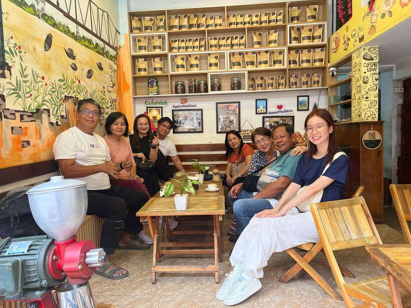 Hanoi: Old Quarter Street Food Tour with 12+ Tastings - Meeting your guide at 38 Bát Sứ Street