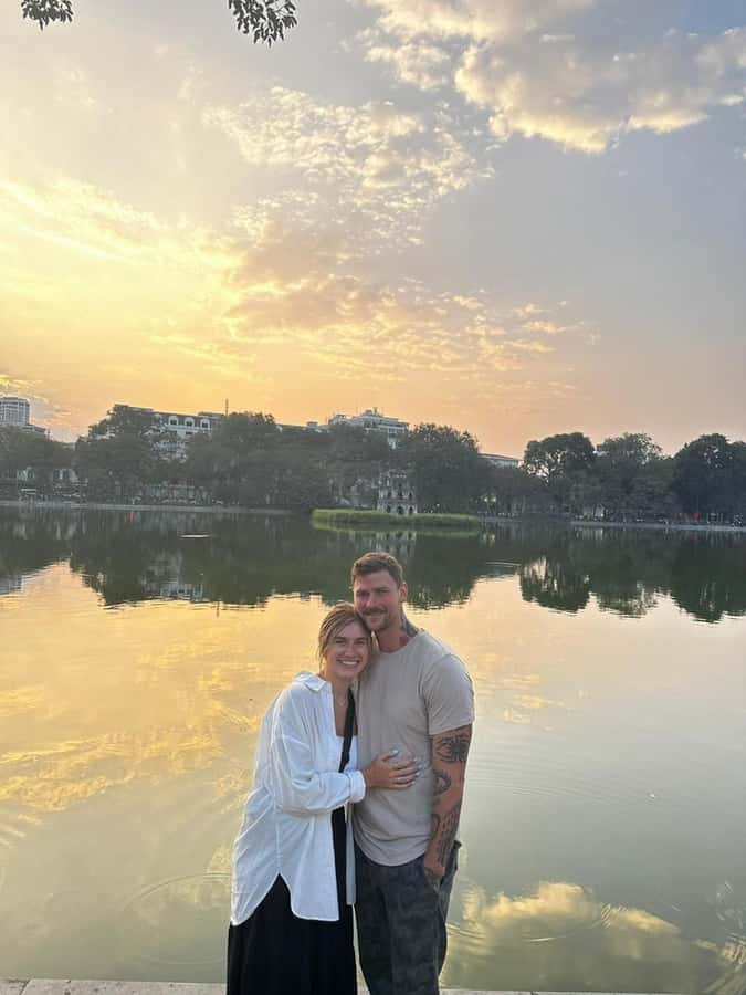 Hanoi: Private Half-day City Highlights and Hidden Gems Tour - Hoan Kiem Lake, the symbolic heart of Hanoi