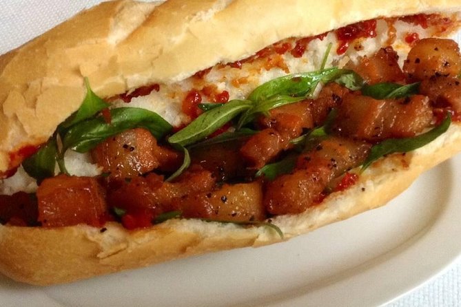 Hanoi Private Walking Tour: Street Food (HOT HOUR PROMOTING) - Guides, group size, and the feel of the experience