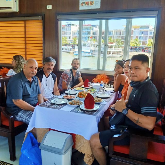 Hanoi: Roundtrip Halong Bay Islands, Caves, Kayaking & Lunch - Kayaking or bamboo boating at Luon Cave