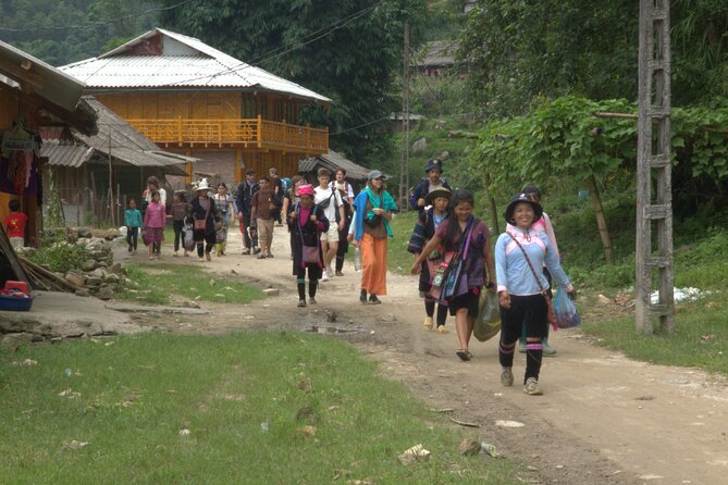 Hanoi - Sapa 3 Day 2 Night Trekking With Hotel & Homestay - The Ta Van night and what the accommodation means