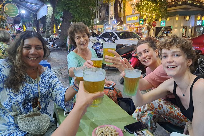Hanoi Street Food Tour with Local Guide - Meeting Anna near Hoàn Kiếm Lake
