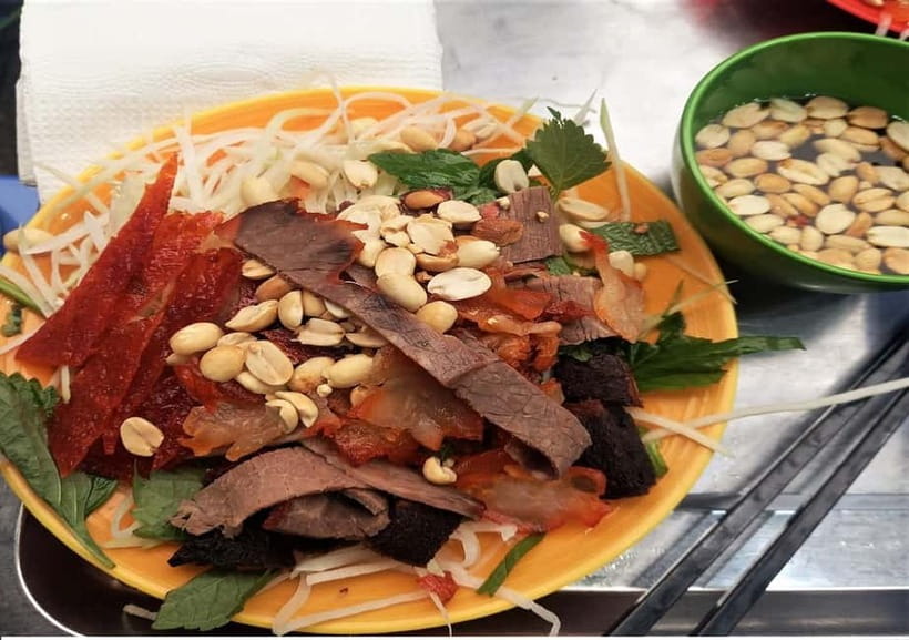 Hanoi: Street Food Tour with Train Street & Hidden Alleyways - Starting at Tong Duy Tan Street in the Old Quarter