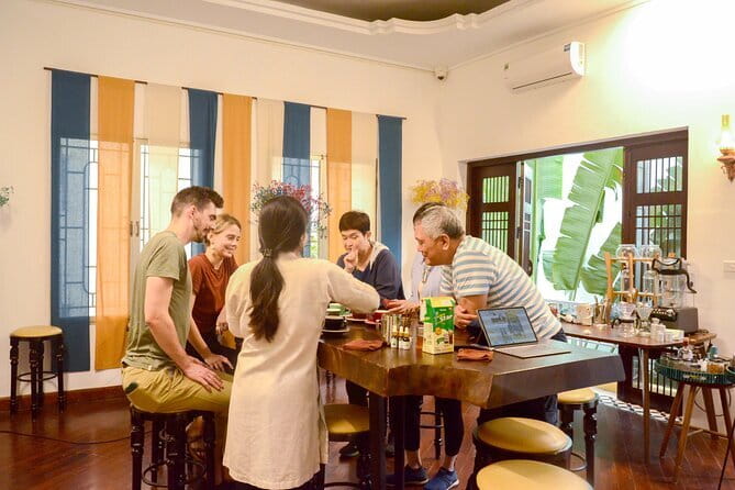 Hanoi Tea Workshop: Specialty Fresh Lotus Tea from West Lake - Brewing practice and the tasting table