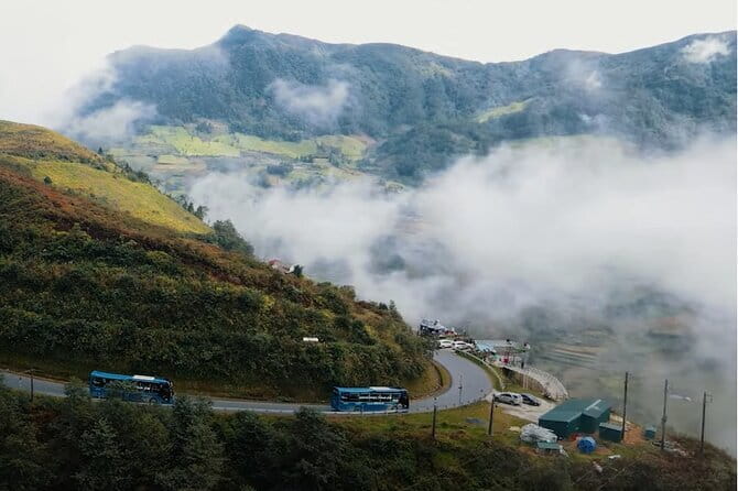 Hanoi to Sapa Bus - Private Cabin Bus - The road to Sapa includes two useful breaks