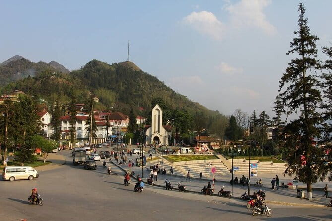 Hanoi to Sapa Bus - Private Cabin Bus - Arriving at 426 Dien Bien Phu in Sapa