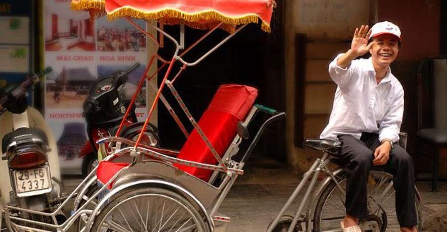 Hanoi Walking Street Food Tour & Cyclo Ride - Pho with a local twist