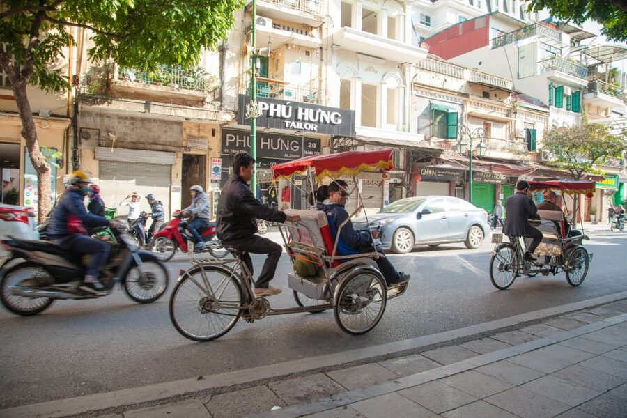 Hanoi Walking Street Food Tour & Cyclo Ride - What the guides add to the experience