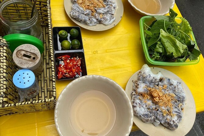 Hanoi Walking Street Food Tour with Train Street - What the guide adds to the meal