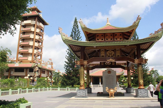 HCM City: 1-Day Cu Chi Signature Tunnels & Liberated Village - How the guide can shape the day