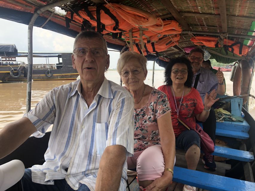 HCM: Mekong Delta Islands Boat & Tuk-Tuk Tour with Tastings - What the guides add to the day