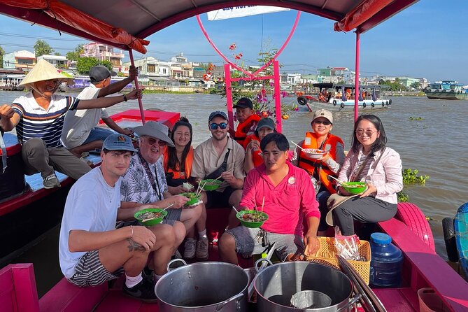 HCMC: Can Tho Floating Market - Son Islet 1-Day Mekong Delta Tour - Rice vermicelli and everyday food production